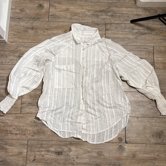 Blu Pepper White Long Sleeve Collar Shirt with Tight Ruffled Sleeves - Picture 2 of 6